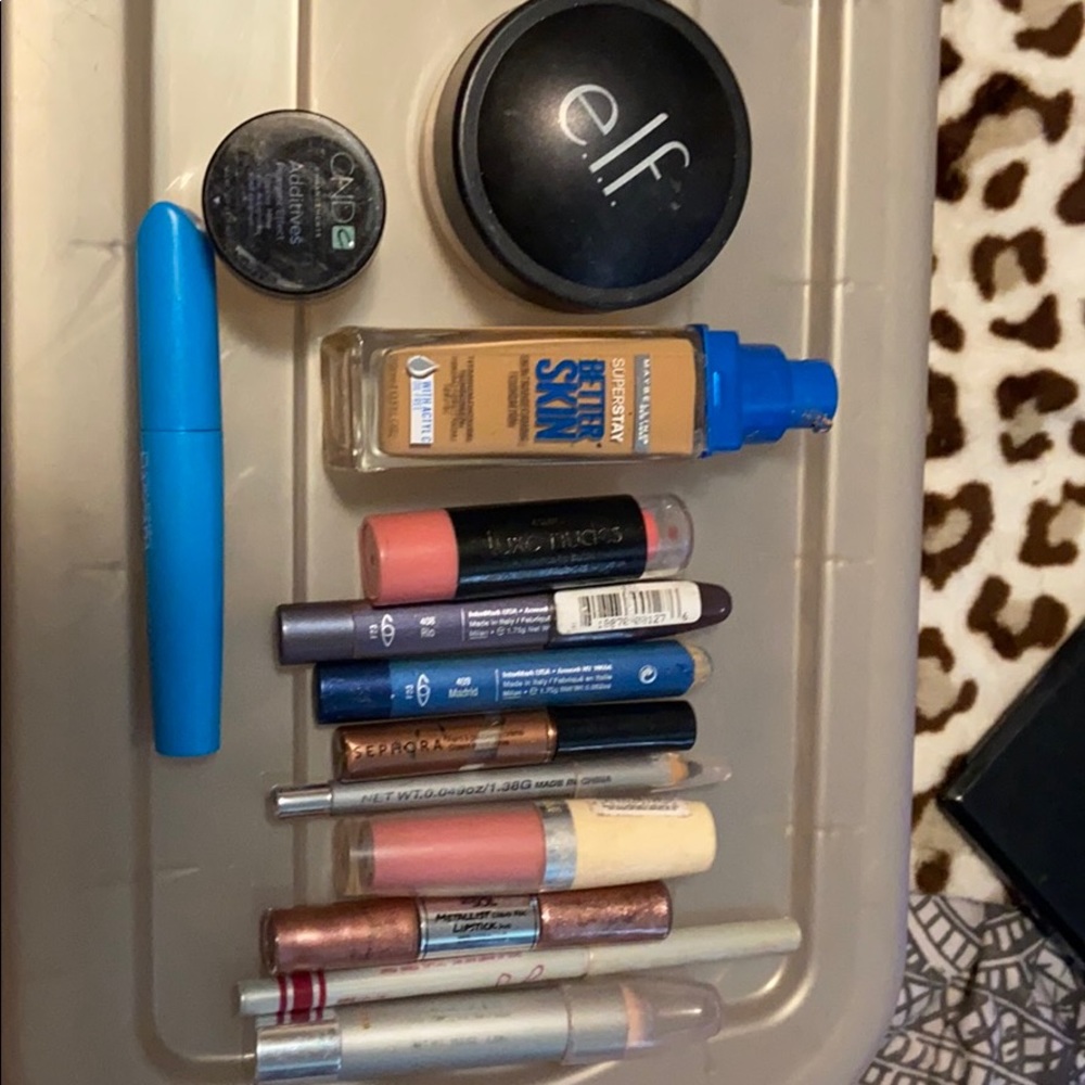 Makeup bundle - Picture 2 of 3